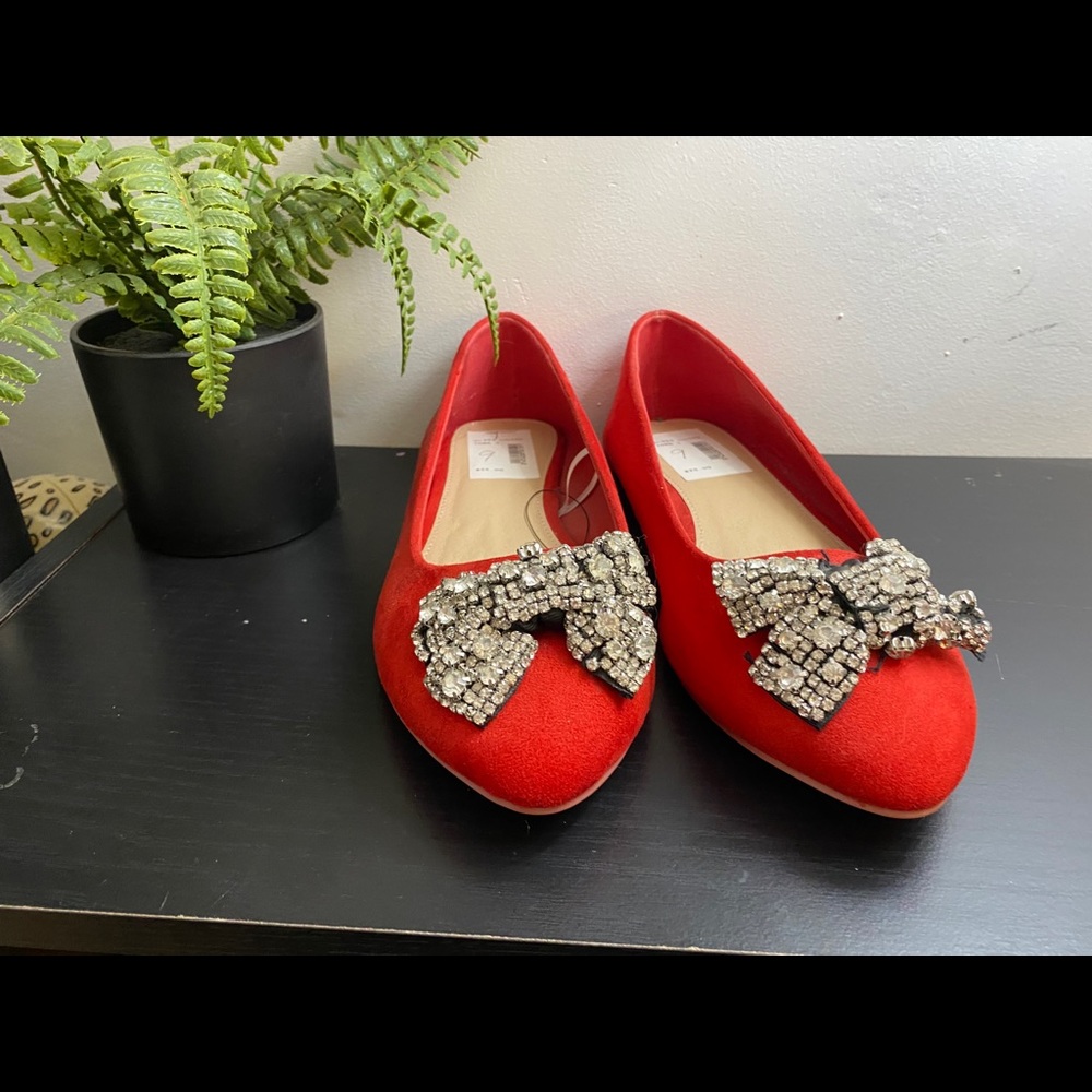 Torrid 9 Wide Red Rhinestone Bow Flats